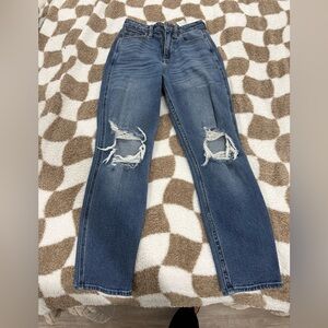 Hollister Ultra High Rise Mom Jeans straight leg  size 23